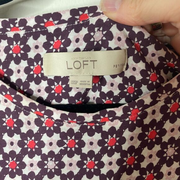 Ann Taylor Loft Purple Pink & White Flowy Blouse Long Sleeve Shirred Yoke XXSP - Picture 3 of 11